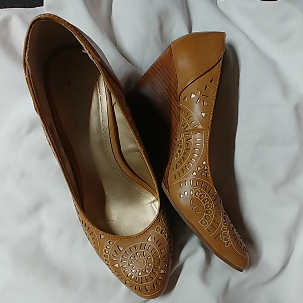 Kenneth Cole Reaction Wedges